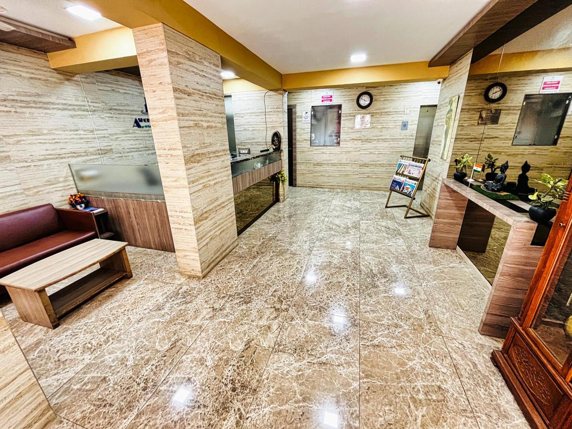 Maxxvalue - Service Apartment Marol Mumbai Exterior foto